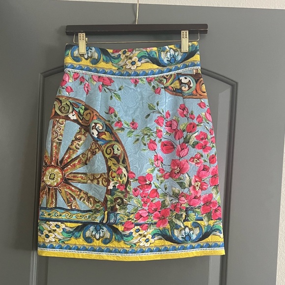 Dolce & Gabbana Floral Print Jacquard Wheel Skirt - Picture 2 of 4